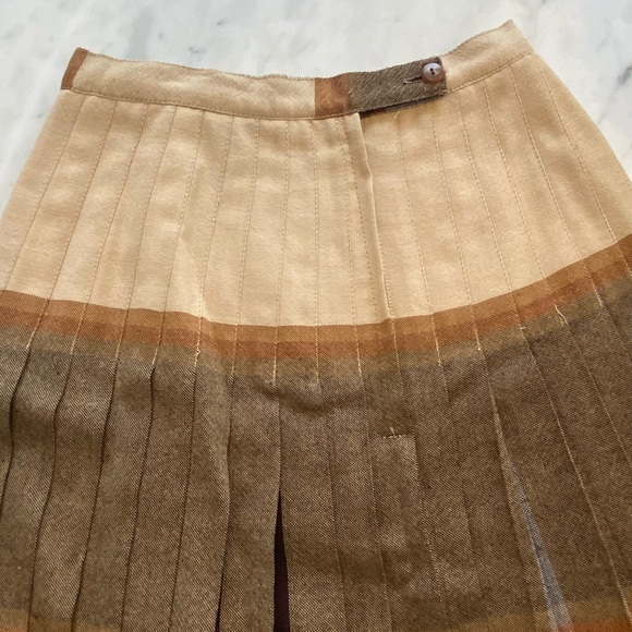 1970’s Reversible Cream & Brown Pleated Wool Skirt - Picture 7 of 9